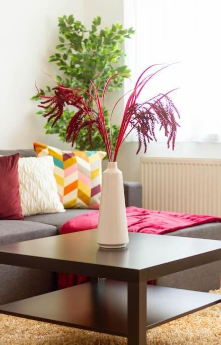 Family Lux Lounge In Voeroesmarty Street By Nw Appartement Boedapest Buitenkant foto